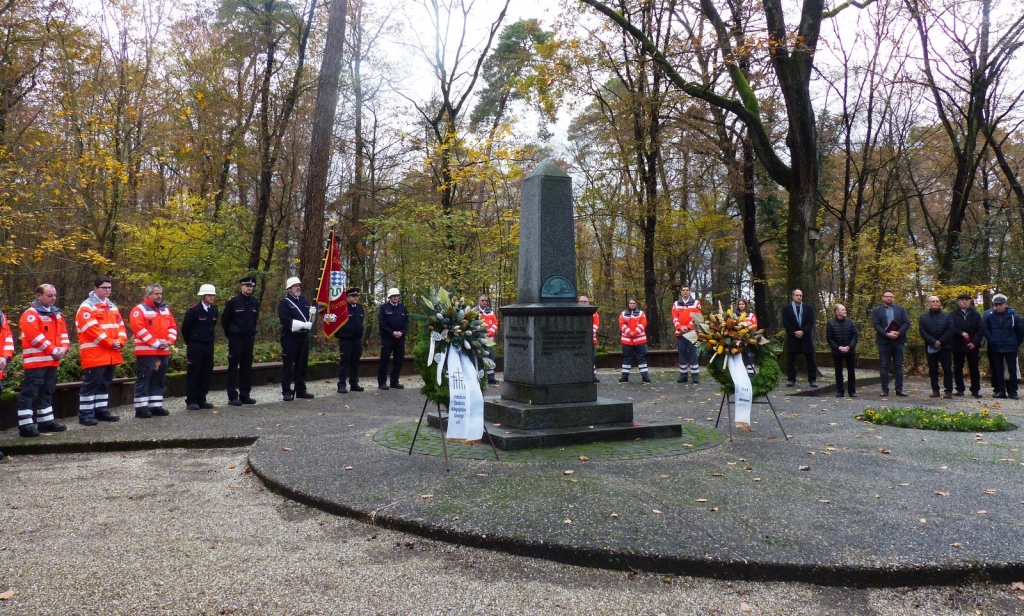 Gedenken zum Volkstrauertag am Ehrenmal