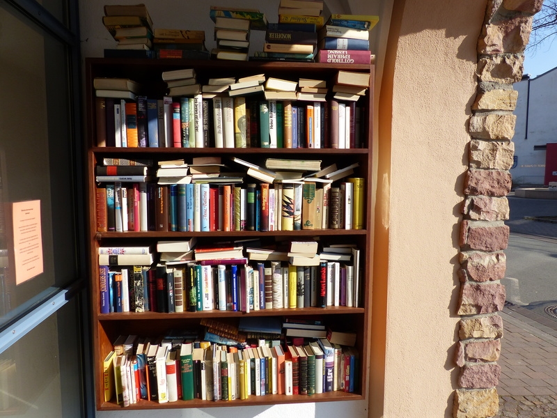 Bücherschrank