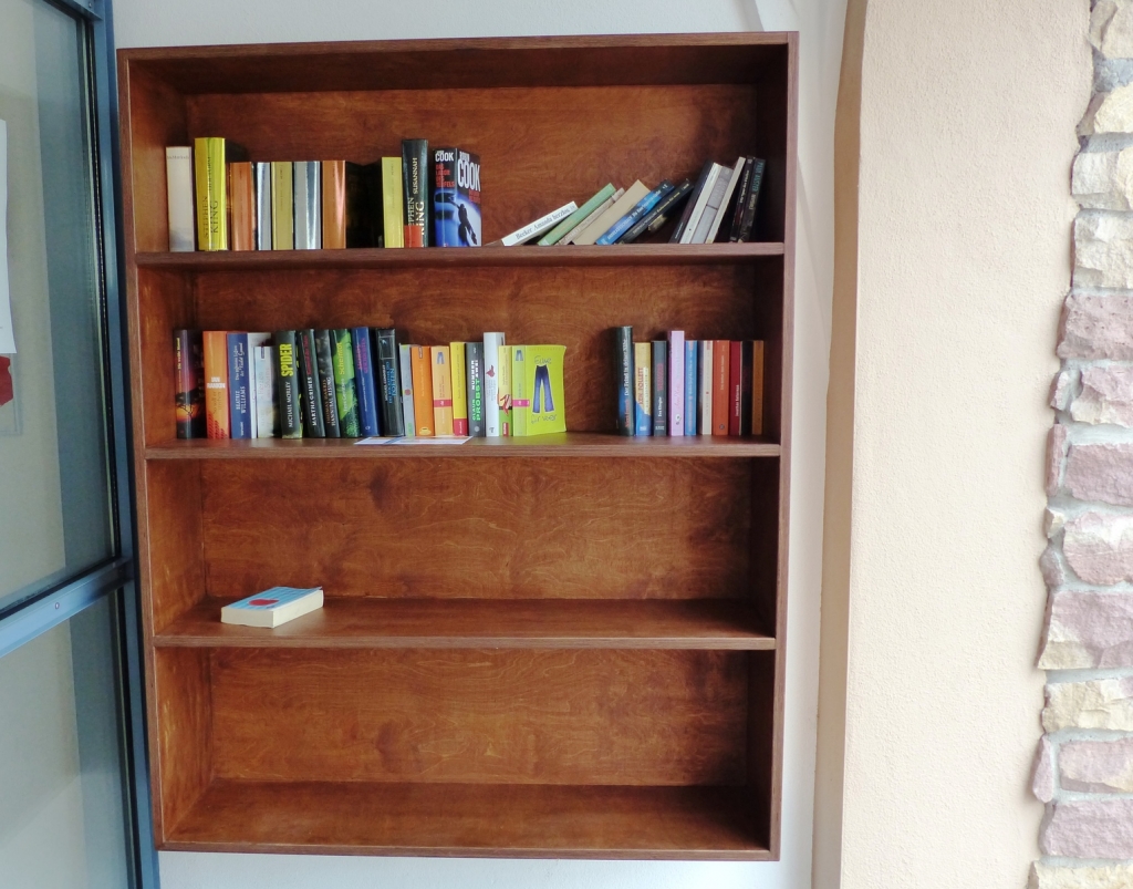 Das Bücherregal wurde 2016 in Betrieb genommen.