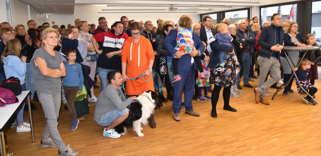 Großer Andrang im Rettungszentrum bei der Verkündung des Wahlergebnisses.