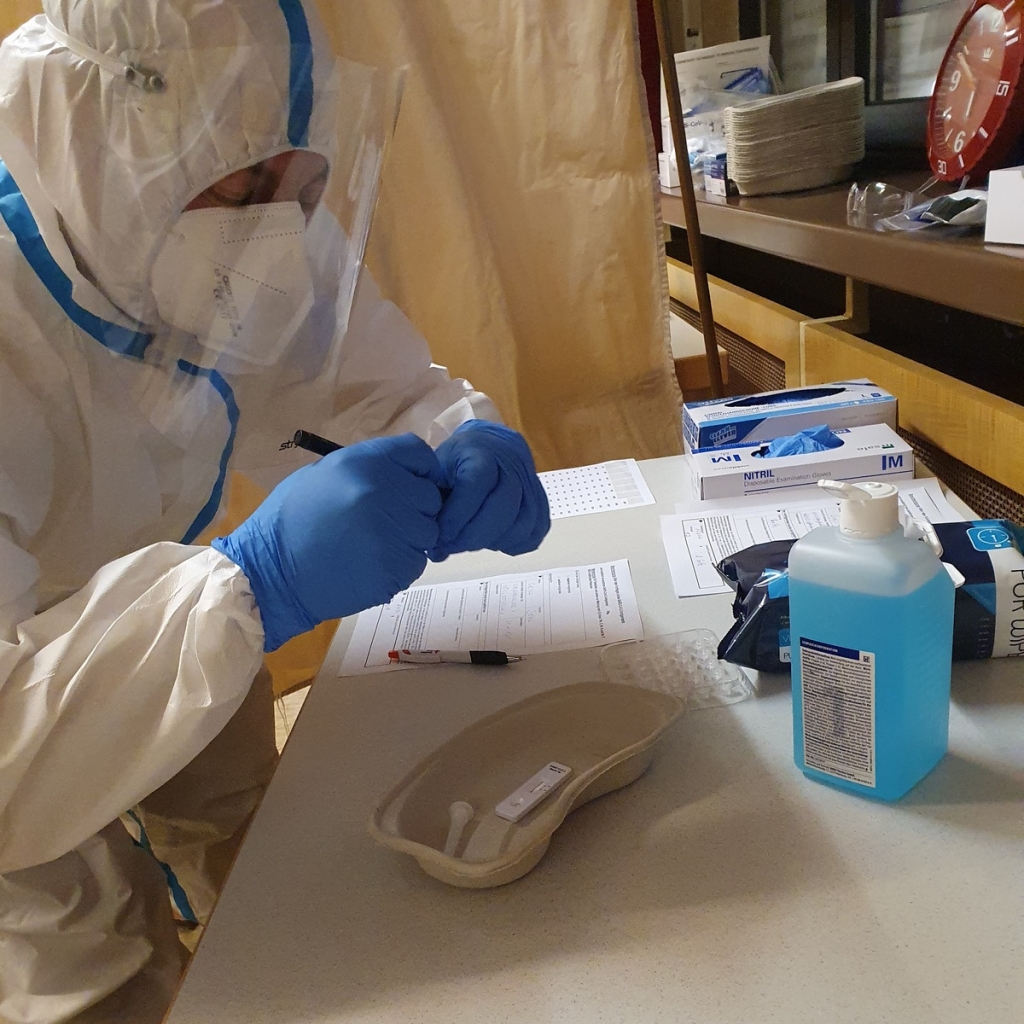 Das DRK Oftersheim macht Corona-Tests im Testzentrum im Josefshaus Oftersheim.