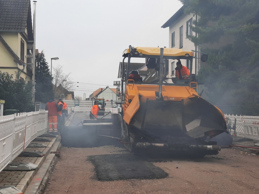 Mannheimer Straße: In dieser Woche ist asphaltiert worden.