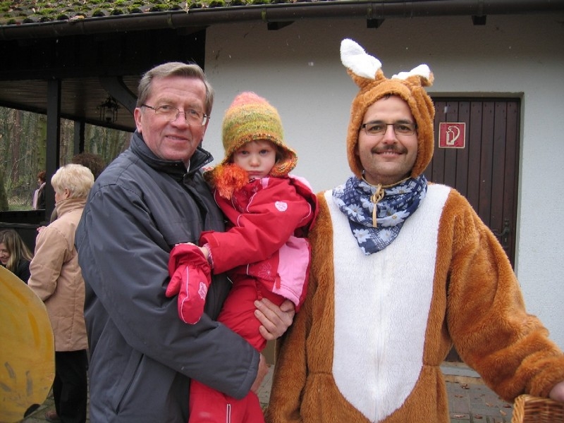 Spendabler Osterhase beschenkte viele Kinder 6