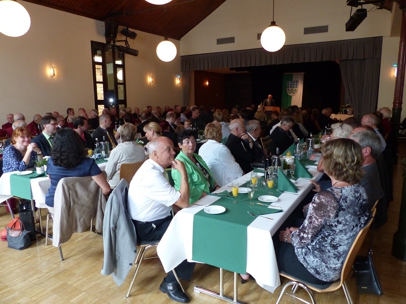 Gut besuchte Ehrung im Rosesaal