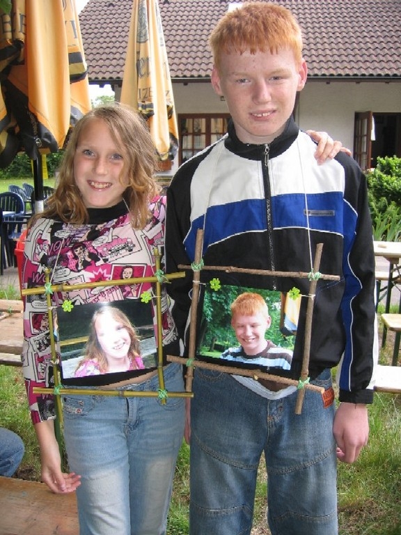 Comenius-Schule rahmten sich ein - Bastel-Nachmittag beim Gartenbauverein