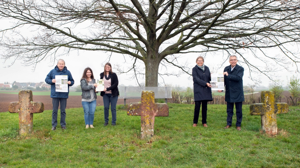 Die ersten Kleindenkmale werden erfasst, hier drei Sühnekreuze in Ladenburg. Bild: Landratsamt Rhein-Neckar-Kreis