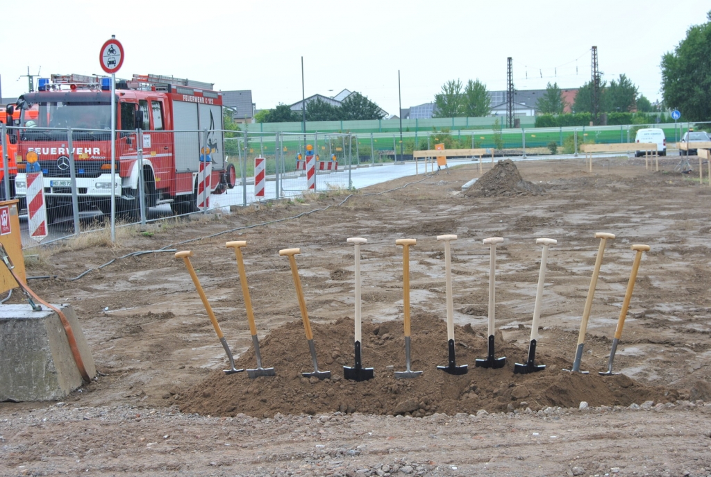 Rettungszentrum Spatenstich 3.JPG