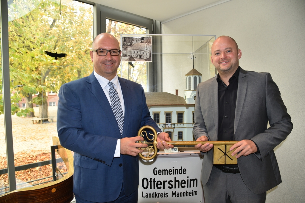 Amtsantritt Schlüsselübergabe.JPG