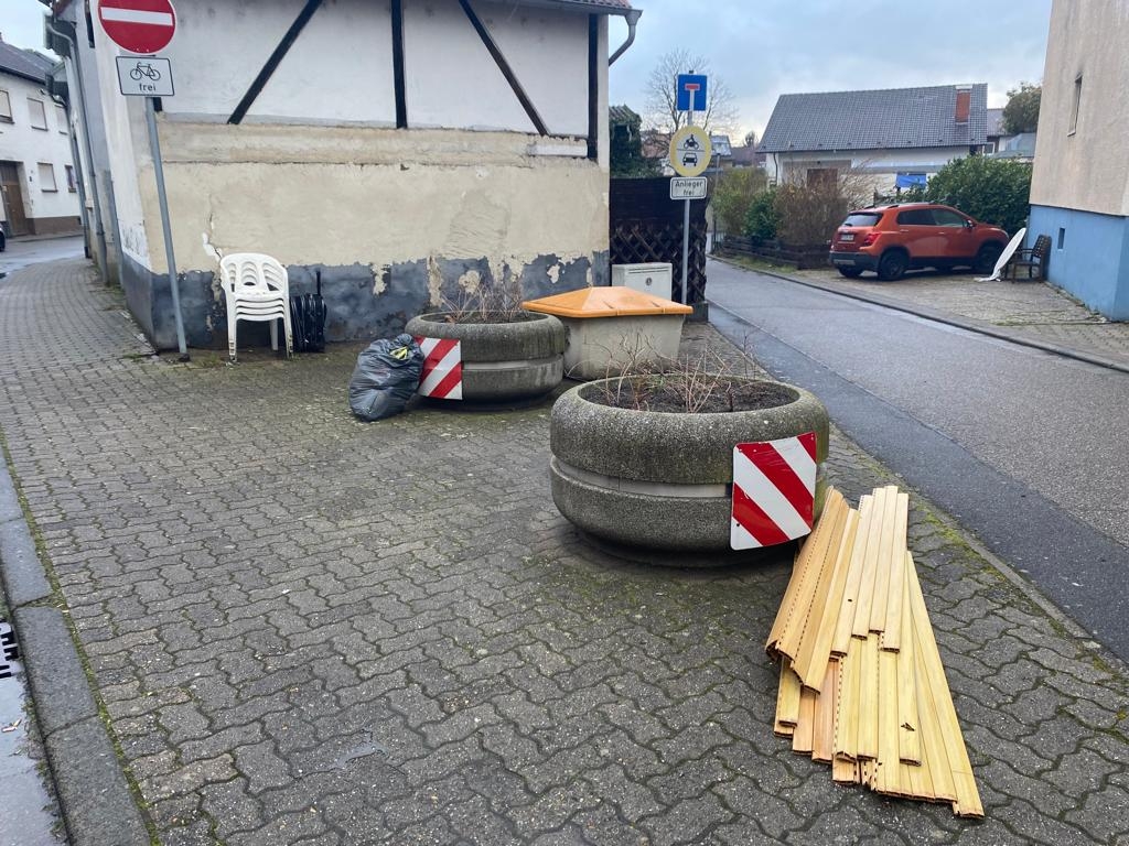 Sperrmüll auf Gemeindefläche 