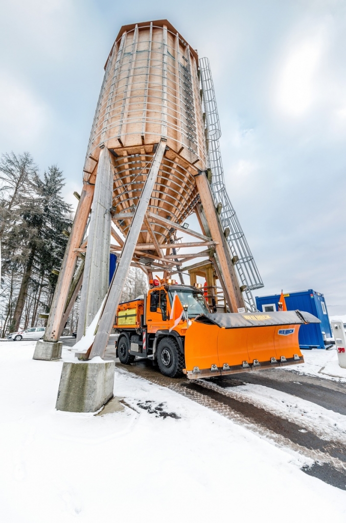 Foto Landratsamt Rhein-Neckar-Kreis: Die drei Straßenmeistereien des Rhein-Neckar-Kreises sind mit ihren Unimogs für die kommende Winterdienstsaison bestens gerüstet.