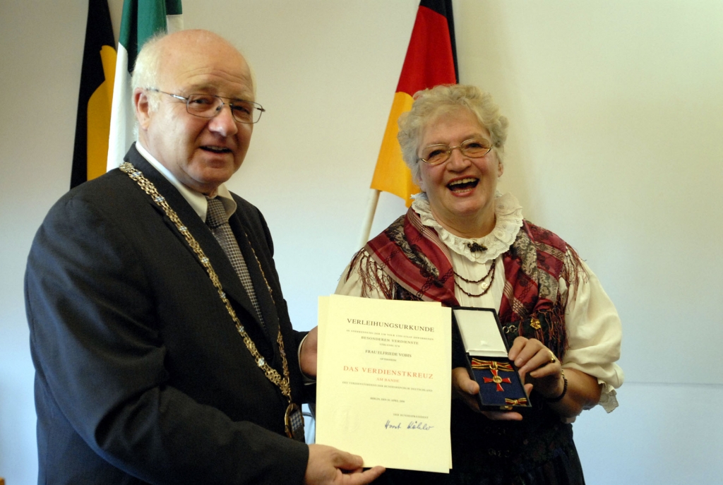 Verleihung Bundesverdienstkreuz Bild 1