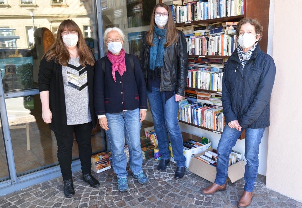Das aktuelle Bücherregal-Team v.l.n.r.: Buchhold, Kohler, Biegler, Wilmes