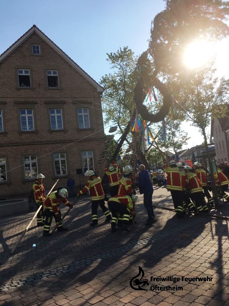 Maibaum Grillen Funklehrgang 29.04.2017 FFO5.jpeg