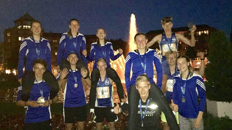 20170608 Glückliche Läufer nach Ende des Dämmermarathons.jpg