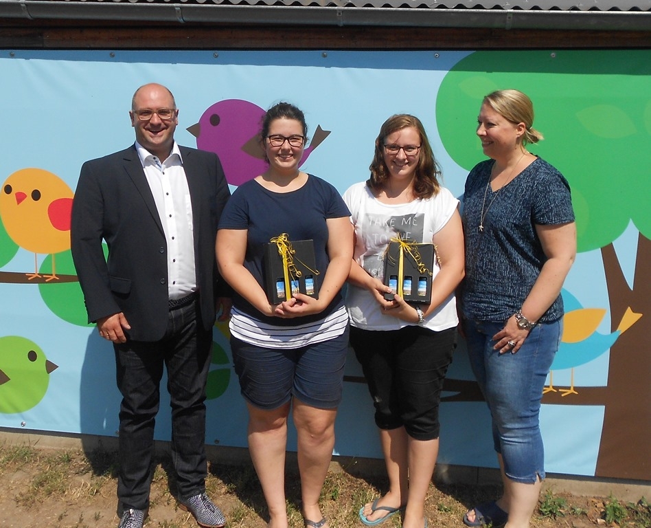 ASKita vlnr BGM Jens Geiß, Selina Karl, Laura Leuthner, Mirjam Beckmann.JPG