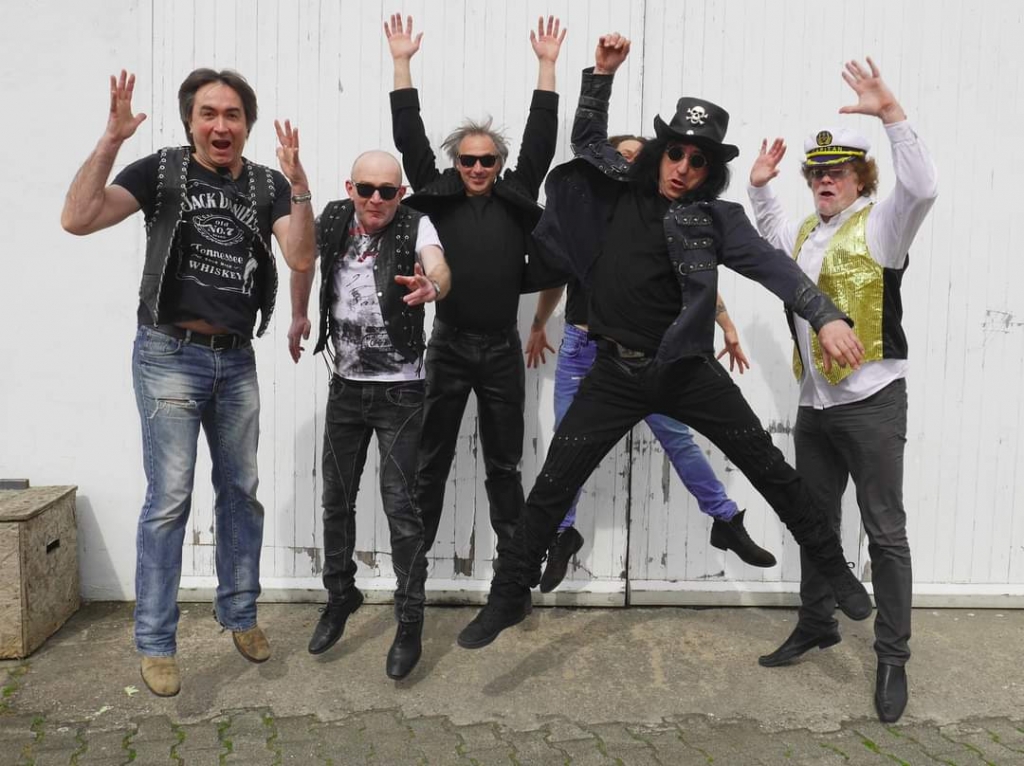 Die Band Stoned spielt auf dem Lessingplatz.