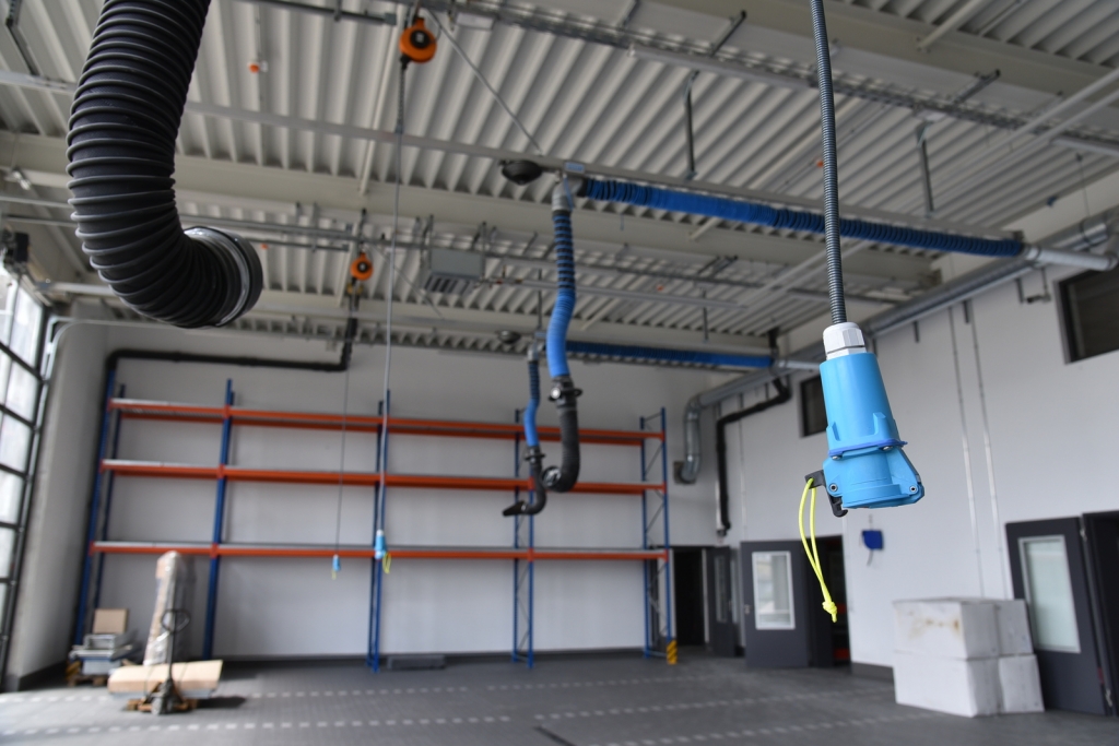 Rettungszentrum Innenansicht: Wagenhalle