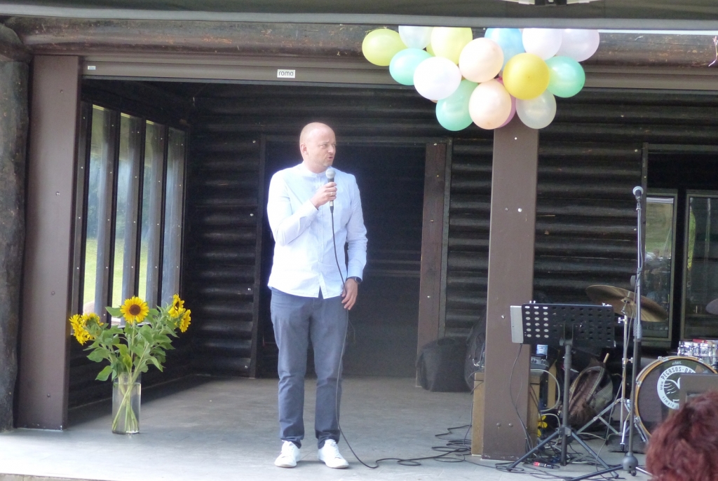 Bürgermeister Pascal Seidel bei der Begrüßung.
