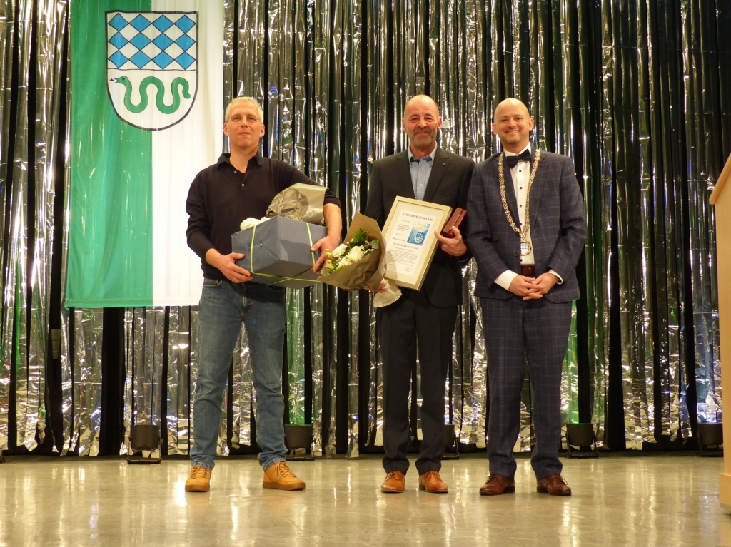 Bürgermeister Seidel würdigte Christopher Paul von der SG Oftersheim und Armin Wolf von der Germania Oftersheim. 